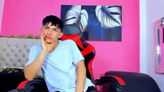 ElanGiraldo online show from November 2025 10:35:02 PM