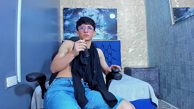 ElanGiraldo online show from May 2026 10:31:01 PM