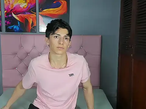 ElanGiraldo online show from December 2025 10:34:02 PM