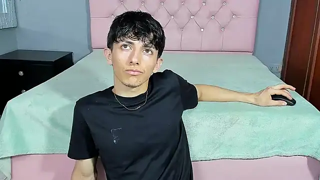 ElanGiraldo online show from January 2026 09:44:02 PM