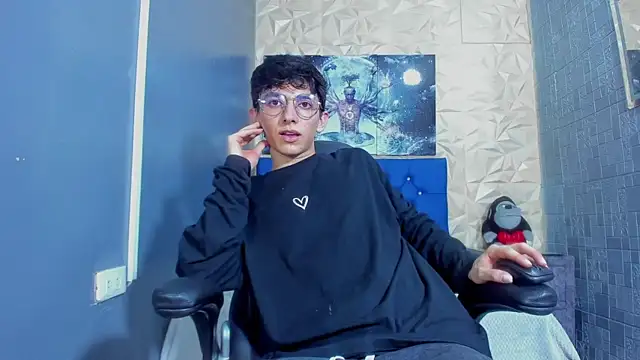 ElanGiraldo online show from June 2026 10:54:02 PM