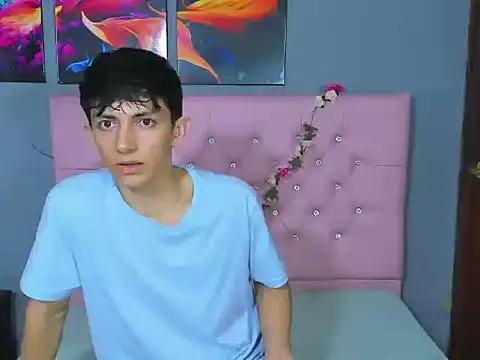 ElanGiraldo online show from December 2025 09:58:02 PM