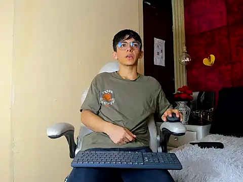 ElanGiraldo online show from February 2026 10:42:02 PM