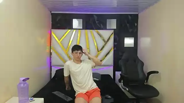 ElanGiraldo online show from February 2026 12:07:01 AM