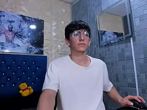 ElanGiraldo online show from March 2026 10:12:01 PM