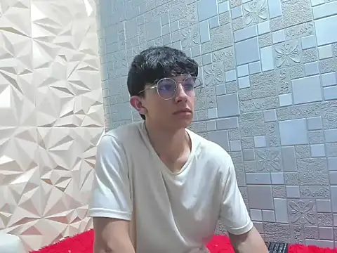 ElanGiraldo online show from January 2026 11:52:02 PM