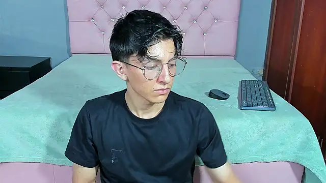 ElanGiraldo online show from January 2026 11:41:02 PM