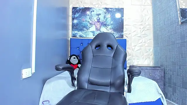 ElanGiraldo online show from May 2026 11:23:02 PM