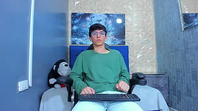 ElanGiraldo online show from May 2026 09:26:01 PM