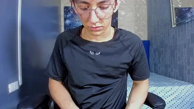 ElanGiraldo online show from July 2026 11:19:02 PM