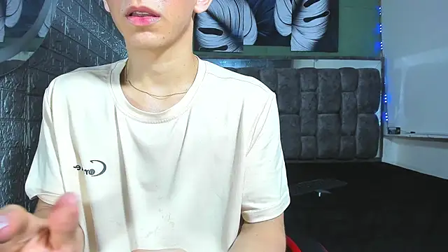 ElanGiraldo online show from May 2026 09:29:02 PM