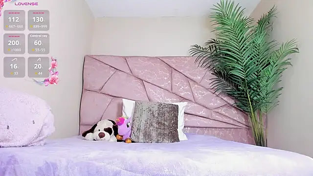 Snapshot of _Naomi_Fox_ chatting on January 2026 01:14:01 PM Naomi Fox online show from January 2026 01:14:01 PM