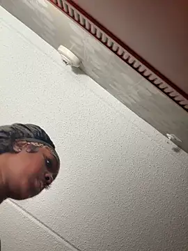 ToyaThick online show from March 2026 12:32:02 PM