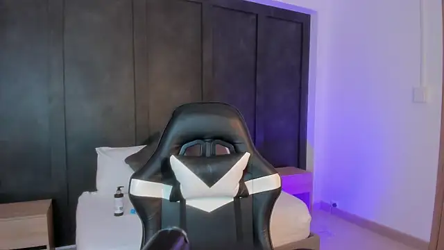 alissongirl  online show from February 2026 07:10:01 PM