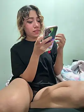 latinahorny11 online show from April 2026 06:27:02 AM