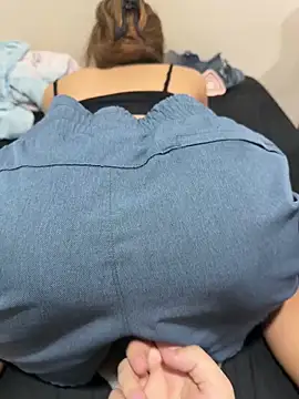 latinahorny11 online show from April 2026 06:09:01 AM