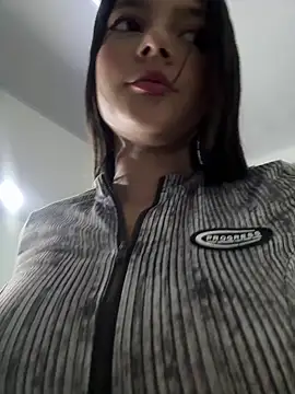 EmmiiGlow online show from April 2026 10:57:02 PM