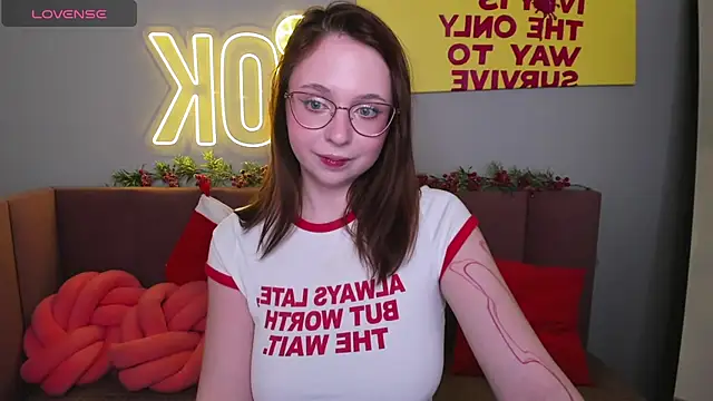 Erica Nelson online show from November 2025 01:28:01 AM