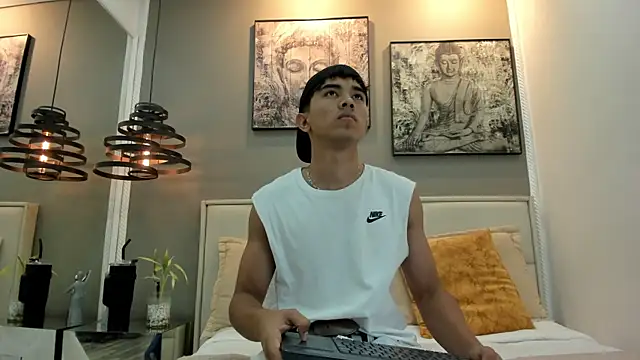 Ashton  Montana online show from December 2025 11:05:02 PM