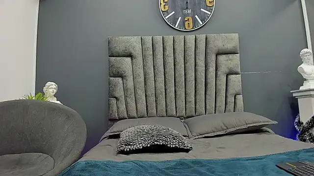 Ashton  Montana online show from December 2025 09:06:02 PM