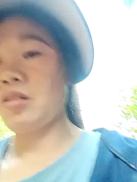 Snapshot of blonde_blg chatting on November 2025 01:09:01 AM blonde blg online show from November 2025 01:09:01 AM