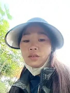 Snapshot of blonde_blg chatting on November 2025 12:44:01 AM blonde blg online show from November 2025 12:44:01 AM