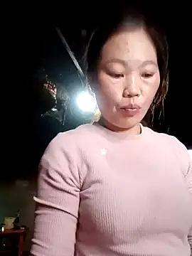 Snapshot of blonde_blg chatting on November 2025 04:05:02 AM blonde blg online show from November 2025 04:05:02 AM