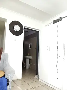 HipsDontLieX95 online show from December 2025 04:16:01 PM