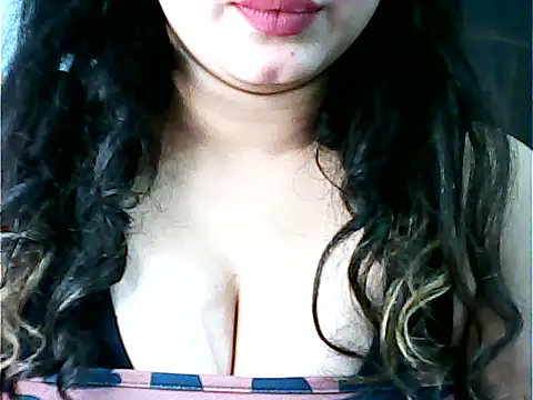 shreya saxena 01 online show from November 2025 06:57:02 AM