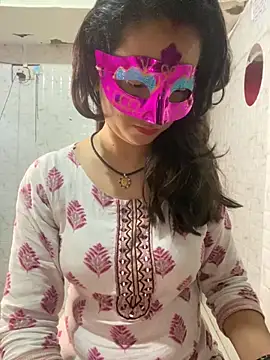 Red Queen 11 online show from November 2025 07:14:01 PM