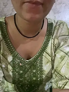 Snapshot of Red_Queen_11 chatting on June 2026 11:38:01 AM Red Queen 11 online show from June 2026 11:38:01 AM