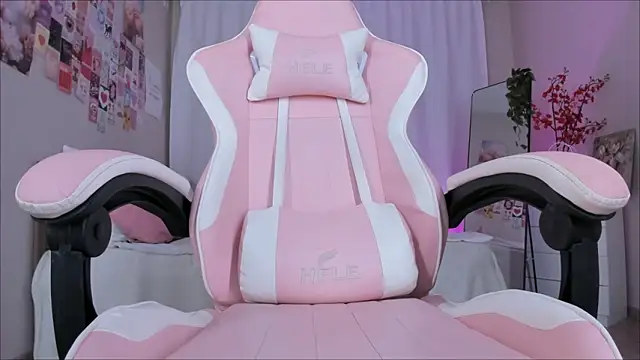 Mary Suee online show from March 2026 01:13:02 AM