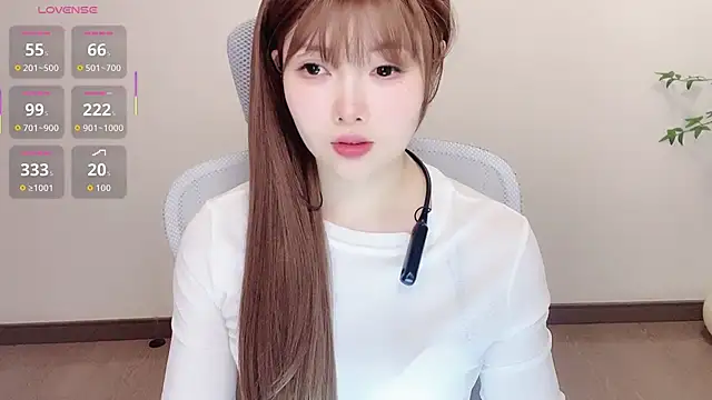 Insist6 online show from April 2026 12:45:01 PM