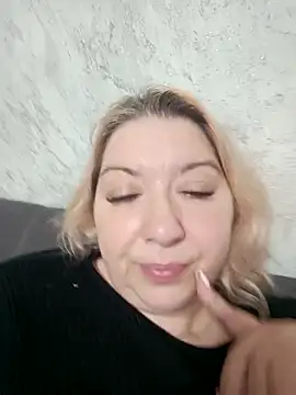 Snapshot of URALS-BOOBS chatting on November 2025 04:02:02 PM URALS-BOOBS online show from November 2025 04:02:02 PM