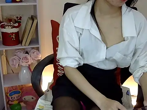 Lee-Young66 online show from December 2025 03:33:01 AM