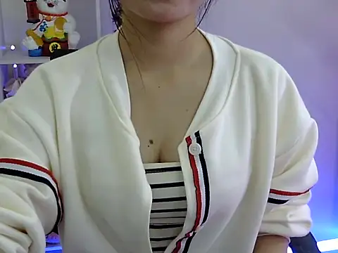 Lee-Young66 online show from November 2025 07:02:01 AM