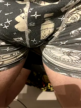 christophecamzzl online show from November 2025 04:46:01 PM