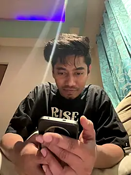 RonnySlim online show from November 2025 10:04:02 PM