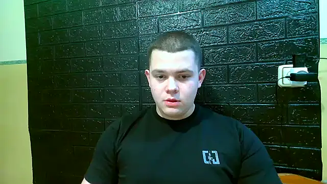 Snapshot of CuteButNaughty_ chatting on November 2025 07:36:02 PM CuteButNaughty online show from November 2025 07:36:02 PM