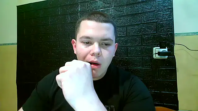 Snapshot of CuteButNaughty_ chatting on November 2025 07:36:01 PM CuteButNaughty online show from November 2025 07:36:01 PM