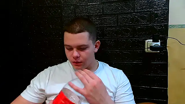 Snapshot of CuteButNaughty_ chatting on December 2025 09:04:02 PM CuteButNaughty online show from December 2025 09:04:02 PM