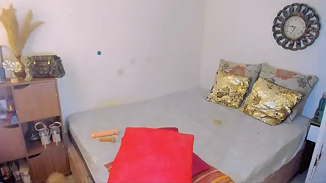 hotcassy online show from April 2026 05:14:01 AM