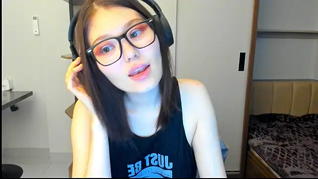 HopeLovely online show from February 2026 05:09:01 AM