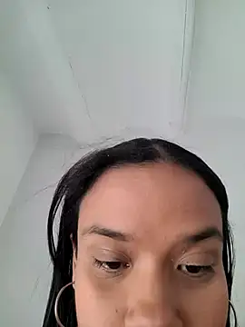 kyliecastell online show from November 2025 03:27:01 PM