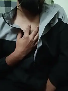 MrToxxic online show from November 2025 06:18:01 PM