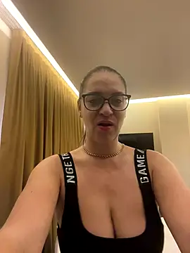 Milana8263 online show from December 2025 07:32:01 AM