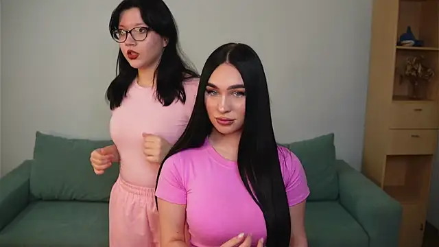 MonnieDeman online show from November 2025 05:18:01 PM