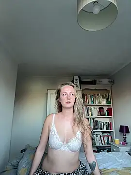 NaughtyAmore online show from November 2025 02:07:02 PM