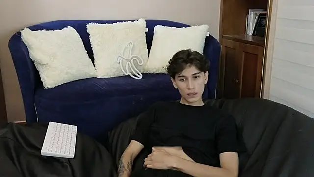 Snapshot of Derekswan chatting on November 2025 11:30:01 PM Derekswan online show from November 2025 11:30:01 PM