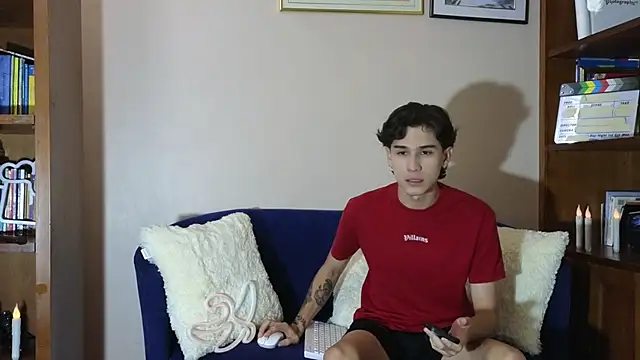 Snapshot of Derekswan chatting on December 2025 01:12:01 AM Derekswan online show from December 2025 01:12:01 AM